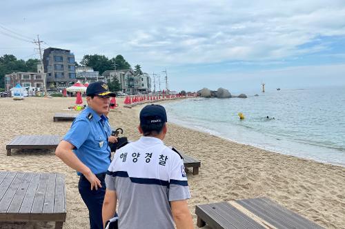 (26.08.22.) 강릉해양경찰서장, 폐장 전 주말 연안해역 현장 안전 점검 1