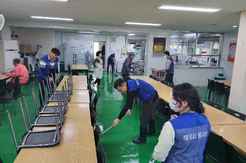 231123 박경채 군산해경서장, 지역사회와 함께하는 봉사활동 나서 사진6