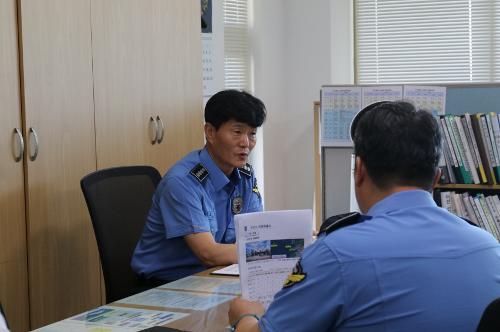 250702 신임 군산해경서장_ 첫 행보로 치안현장 점검 나서 사진3