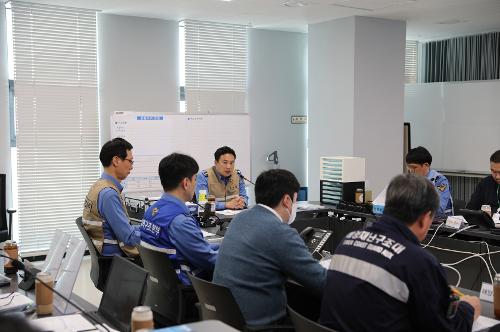 인천해경, 낚시어선 화재 가상 ‘민·관·군 합동 수난대비 훈련’ 실시 2