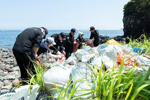 (250703) 제주 해양환경보전을 위한 우도 해안가 정화활동 사진2