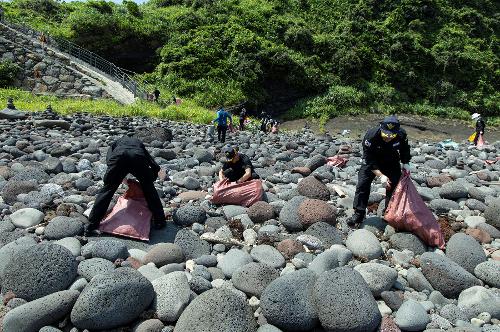 (250703) 제주 해양환경보전을 위한 우도 해안가 정화활동 사진5