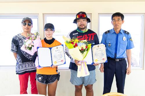 (250814) 국제리더스 인명구조자 감사장 전달 사진2