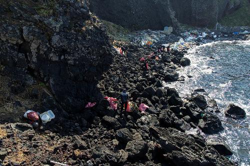 (251106) 제주청 민·관 협업 차귀도 정화활동(진에어) 21