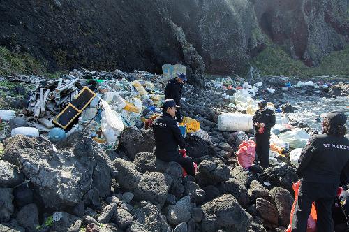 (251106) 제주청 민·관 협업 차귀도 정화활동(진에어) 23