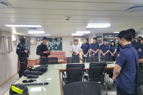 230621-남해어업관리단과 불법외국어선 단속을 위해 손을 잡다 사진4