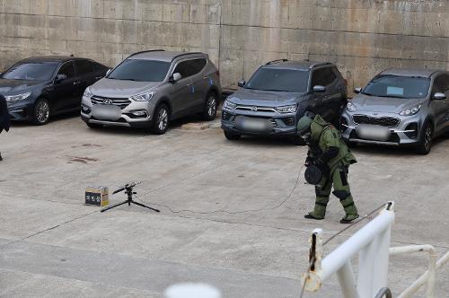 251104-항만 내 불법드론 추락에 따른 정박화물선 화재 대비 합동훈련 1