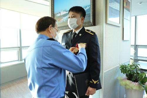 중부해경청, 승진임용식 및 모범공무원 시상식 개최(22.12.30.) 사진5