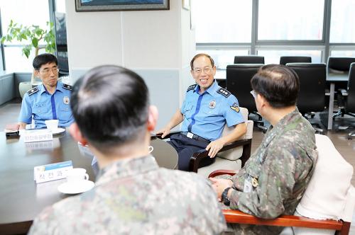 해군2함대 사령관, 중부해경청 방문(23.9.25.) 사진4