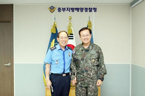 해군2함대 사령관, 중부해경청 방문(23.9.25.) 사진6