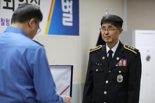 중부해경청, 海·空과 함께한 해양경찰관 명예 퇴임식 개최 사진5