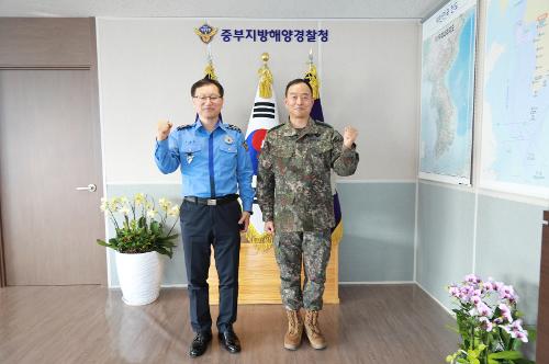 중부해경청, 수도군단장 방문(0211) 5