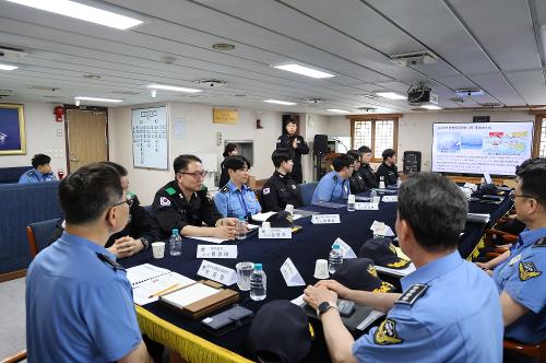 중부해경청장, 불법 외국어선 단속현장 격려 및 해상종합훈련 참관(0519) 7