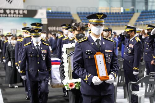 220412-순직 해양경찰관 합동영결식(숭고한 희생을 잊지 않겠습니다) 사진3