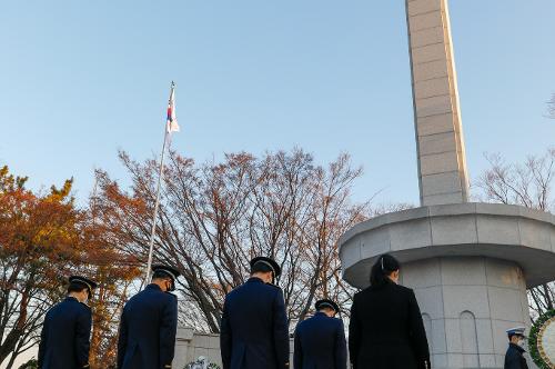 230101-계묘년 새해 첫날 현충탑 참배 사진4