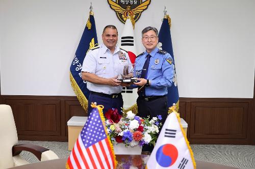 230417-미국 USCG 태평양사령관 해양안보 협력 강화 사진2