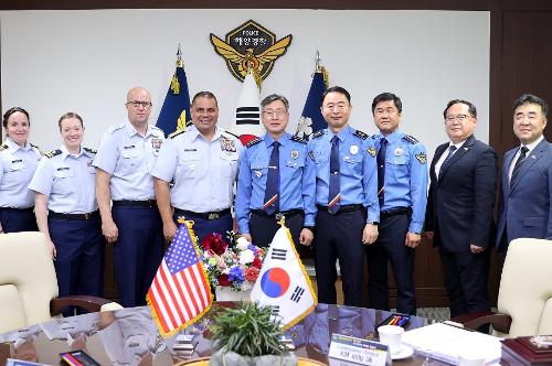 230417-미국 USCG 태평양사령관 해양안보 협력 강화 사진4