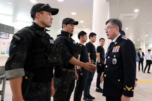 230926-추석명절 통영여객선터미널 치안현장 점검 사진3