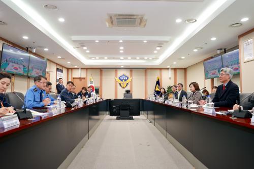 250310_해양경찰청-美 버클리 대학 연구소 및 겐트대학교 등 학술단 연구 협력 방안 논의 사진5