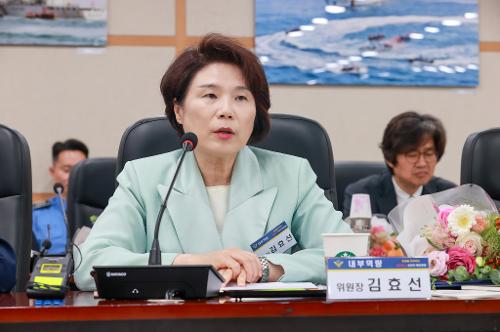 250625_2025년 정책자문위원회 위촉식 및 전체회의(미래를 준비하는 강인하고 반듯한 해양경찰) 사진6