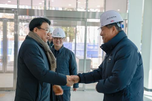 260223_해빙기 대비 해양경찰 특수기록관 건립 현장점검 4
