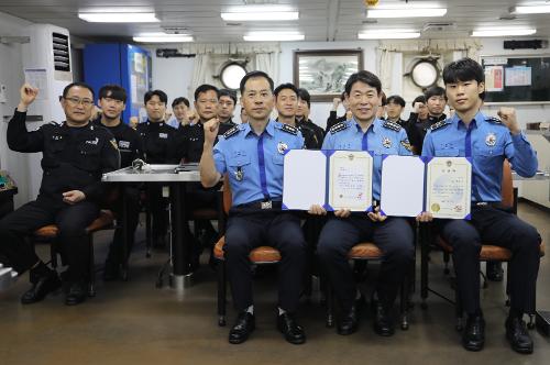 1010함 칭찬카드 수여(230519) 사진1