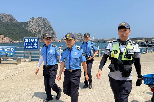 250708 채수준 목포해경서장, 내해 관할해역 및 흑산도, 홍도 치안현장 점검 사진8