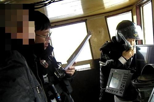 목포해경 1508함 제한조건 위반 중국어선 2척 나포 사진2