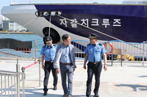 김홍희 남해해경청장, 유람선 안전 현장 점검  6