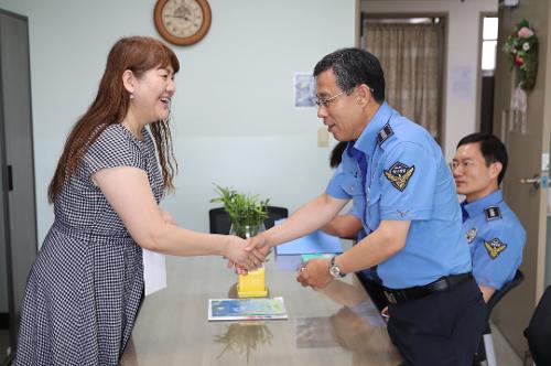 남해해경청, 한가위 맞아 사회복지시설 위문 4