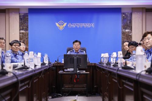 김홍희 남해지방청장, 울산 선박 화재 사고 대응 직원 격려차 울산방문(190930) 3