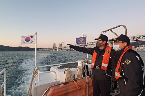 윤성현 남해해경청장, 2022년 새해 해맞이 안전관리 현장 방문 1