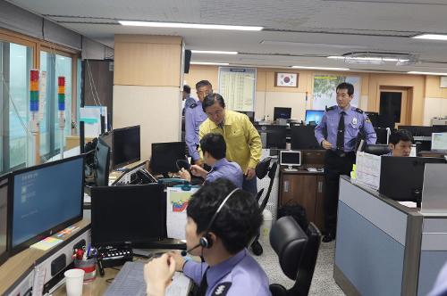 김영춘 해양수산부장관 태풍 대비상황 점검 및 비상근무자 격려 3