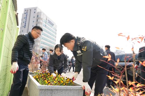 남해해경청, 제80회 식목일 맞아 플로깅 등 행사 진행