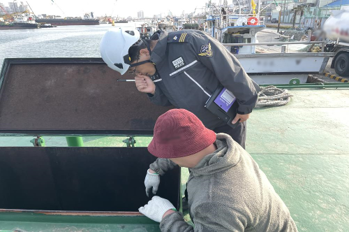 230321 포항해양경찰서, 장기계류선박 해양오염 예방관리 강화에 나서 사진3