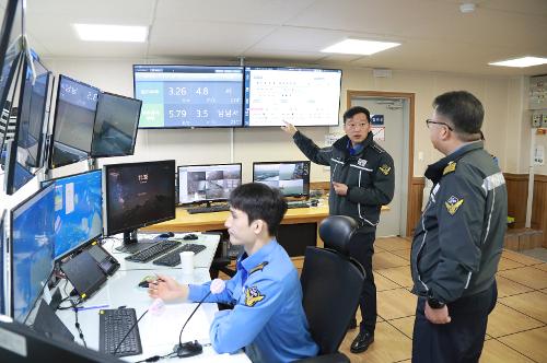 평택해양경찰서장, 대산항·태안연안VTS와 대산파출소 치안현장 방문·점검 사진2