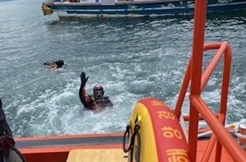 (220821)사천해경, 고성 윗대호섬 인근 해상 좌초선박 발생 사진2