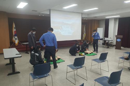 (221130)사천해경, 유·도선 사업자 및 종사자 대상 해상교통 안전교육 사진1