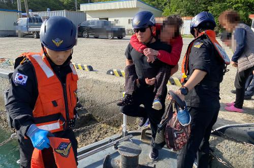 (230423)사천해경  사량도 주민 응급환자 2건 발생... 긴급 이송 사진2