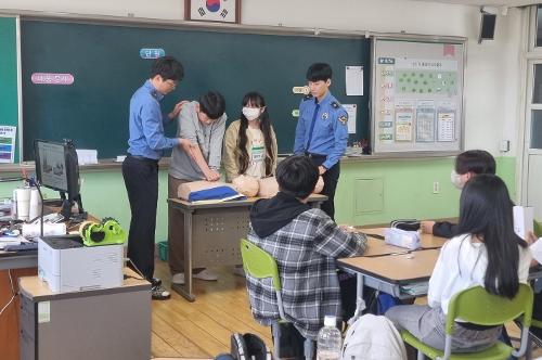 (230428)사천해경, 사천 노산초‘찾아가는 연안 안전교실’실시 사진1