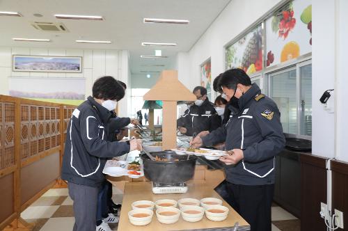 서해청 청사내 코로나 19 예방을 위한 노력 사진1