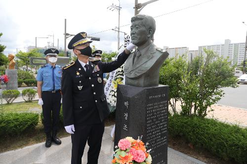210713 이명준 서해해경청장, 취임 첫 행보로 세월호 거치현장 찾아 사진4