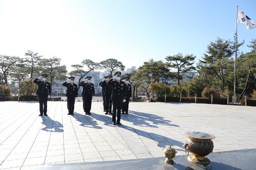서해해경청장, 새해 현충탑 참배...서남해 주권 수호 의지 다져 사진4
