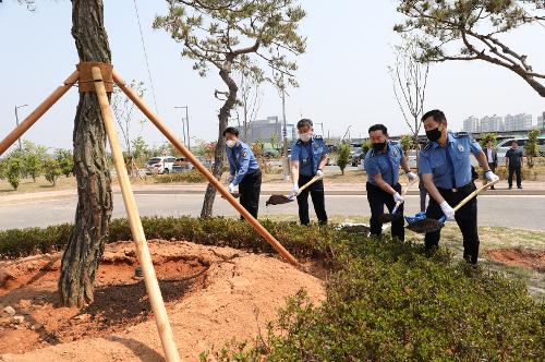 220518 서해해경청, 숙영관 기념식수 행사 열어 사진1