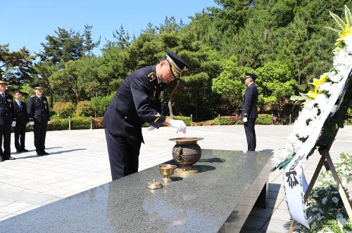 서해해경청, 제70회 현충일 맞아 호국영령 추모 사진2