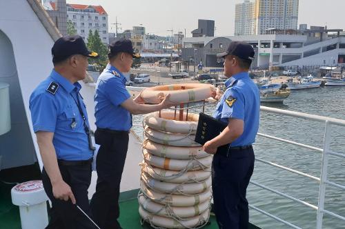 속초해경서장 관내 유도선(해피아워호)안전점검 실시 5