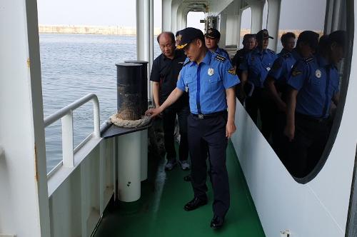 속초해경서장 관내 유도선(해피아워호)안전점검 실시 6