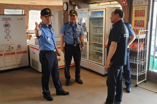 속초해경서장 관내 유도선(해피아워호)안전점검 실시 2