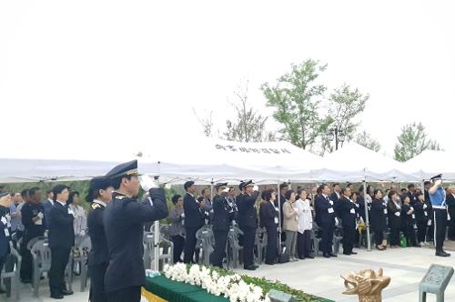 속초해경, 속초해양경찰 충혼탑서 추념식 3