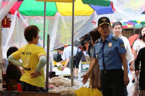 속초해경 추석 명절 맞이 전통시장 찾아 1
